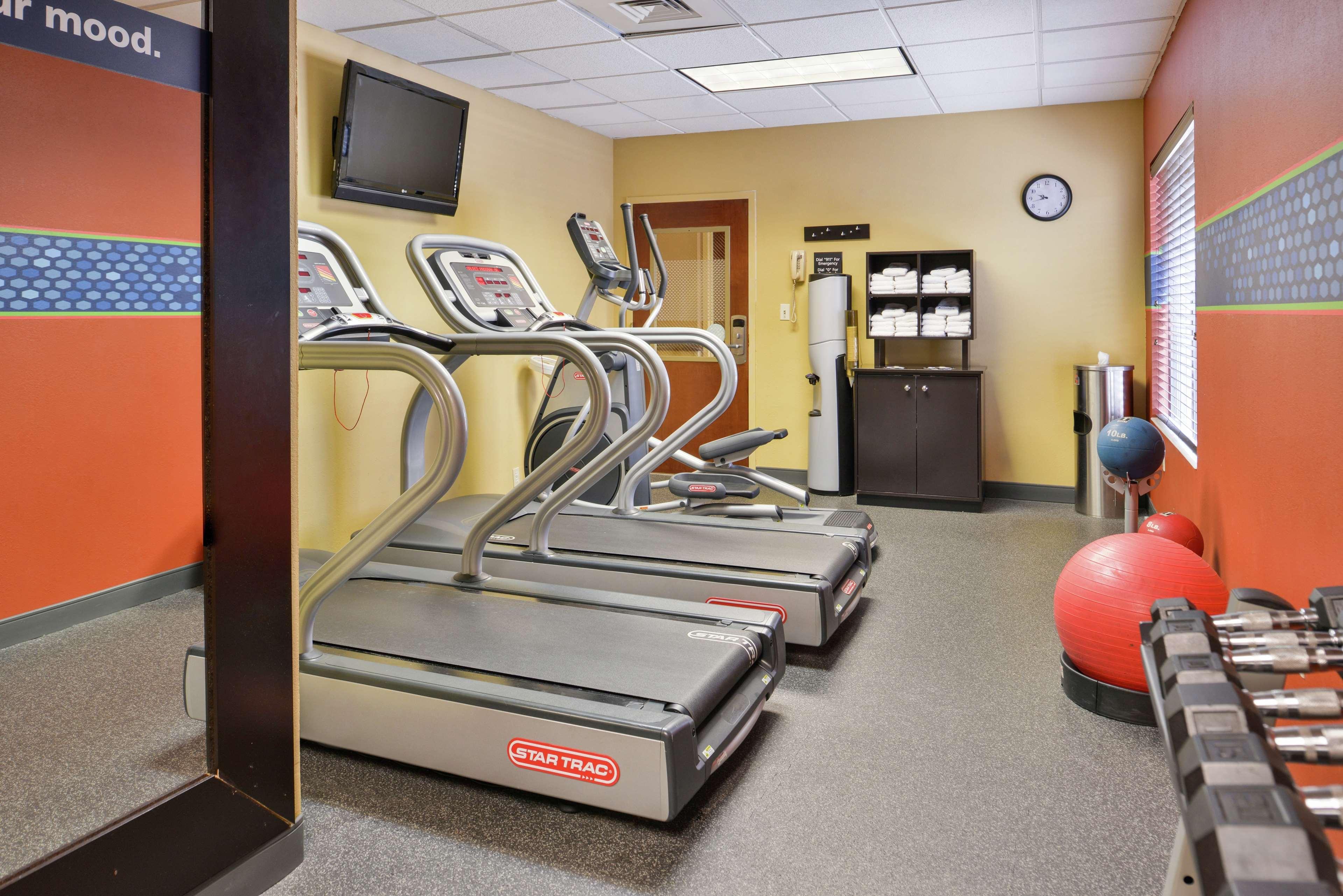 Hampton Inn Greensboro East / Mcleansville Экстерьер фото