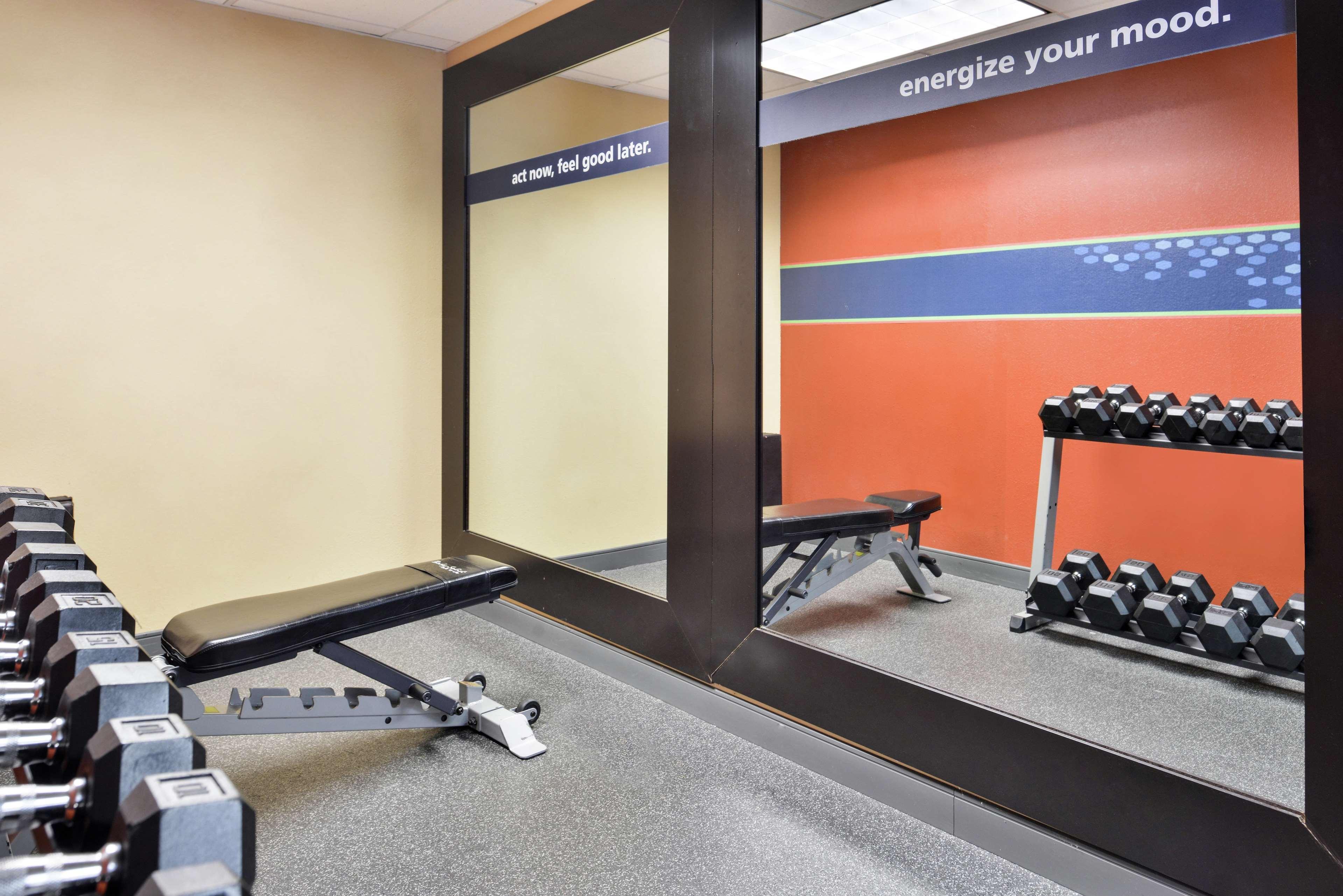 Hampton Inn Greensboro East / Mcleansville Экстерьер фото
