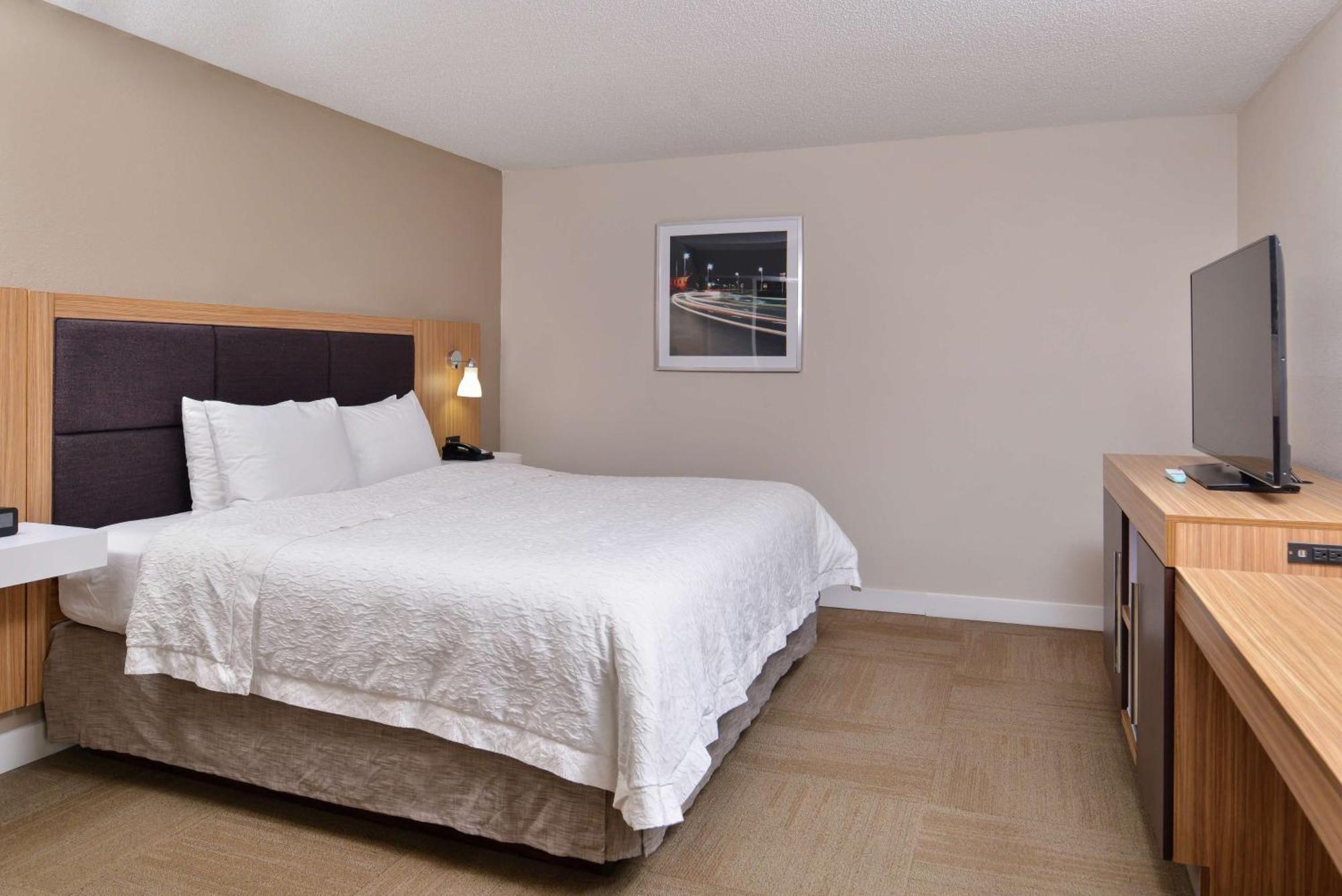 Hampton Inn Greensboro East / Mcleansville Экстерьер фото